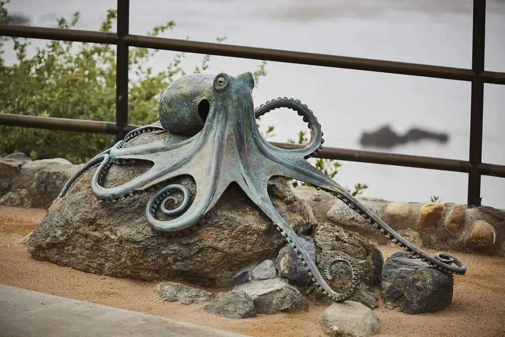 coastal wildlife sculptures, ocean sculptures